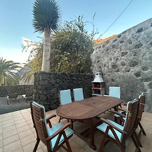 Casa Villamaravilla, La Tranquila Diferencia , La Frontera España